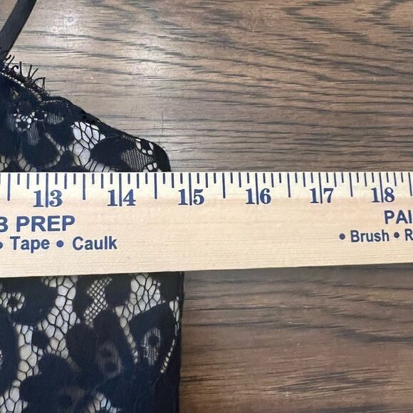 Gorgeous Neiman Marcus x Robert Rodriquez for Target Lace Cocktail Dress. 10. - Picture 7 of 10